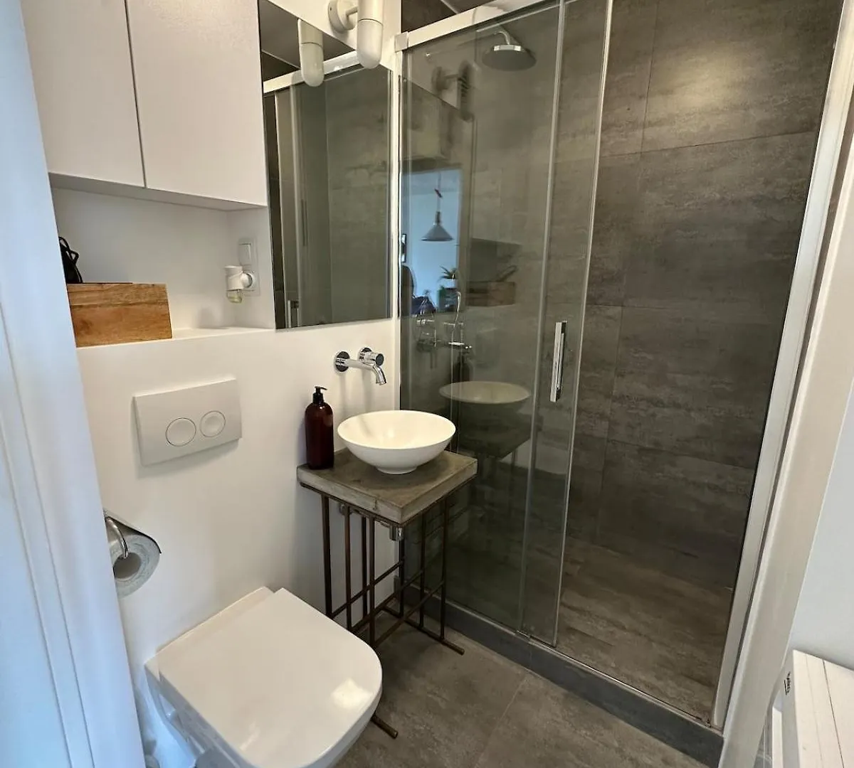 Stylish Studio In Trendy Central Warsaw Poland