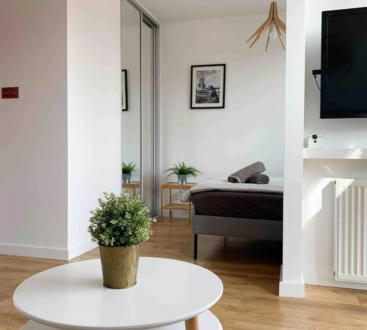 Stylish Studio In Trendy Central Varšava